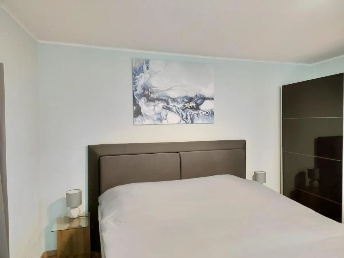 Modern 3 Bedroom Apartment Near Useldange Castle
