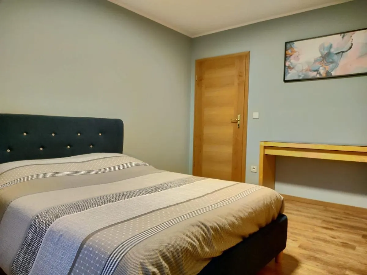 Modern 3 Bedroom Apartment Near Useldange Castle