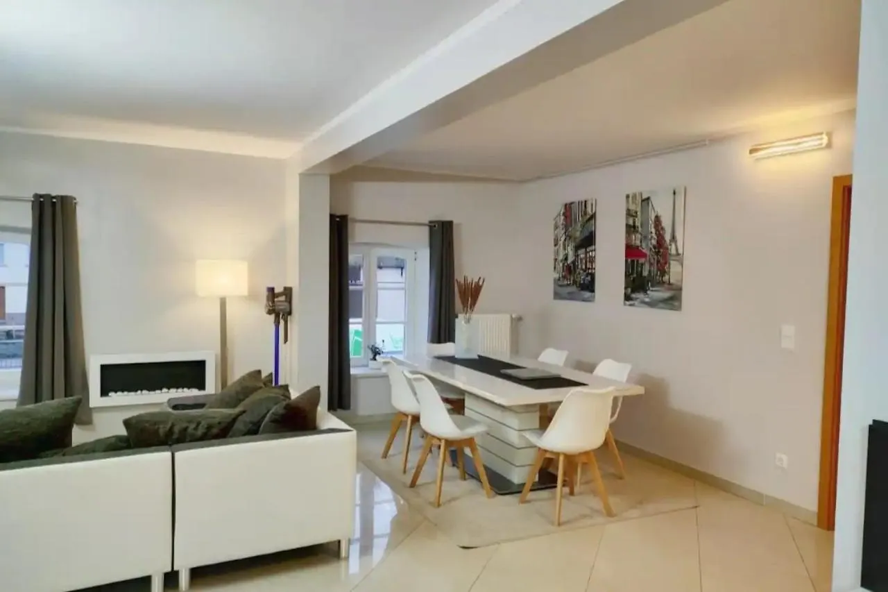 Modern 3 Bedroom Apartment Near Useldange Castle